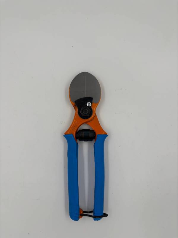 Садовый  секатор молоткового типа DUE BUOI 133/20